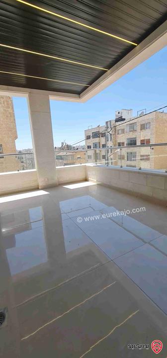 شقة مساحة 220م طابق أول للبيع في عمان - أجمل مواقع الجاردنز 