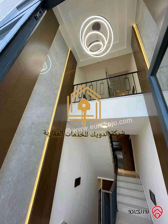 شقة جديدة لم تسكن طابق ارضي مساحة 165م داخلي و 150م خارجي للايجار في عمان - حي الصحابة 