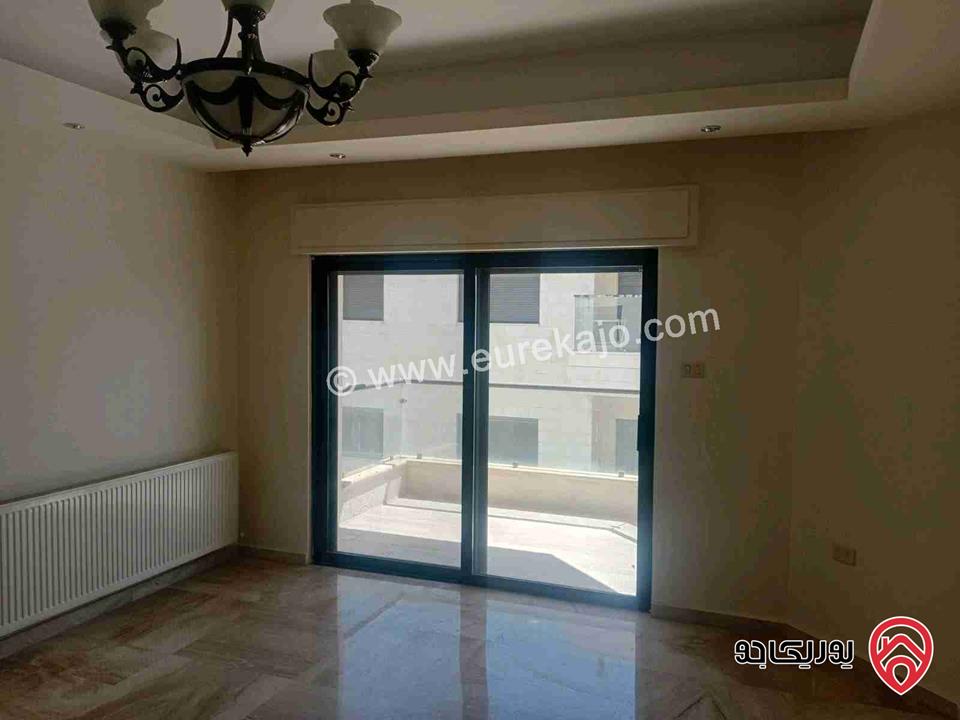 شقة مميزة مساحة 220م طابق ثاني للبيع في عمان - دير غبار