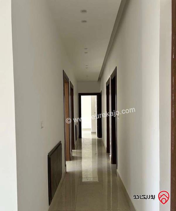 شقة طابق أرضي مساحة 250م للايجار في عمان - ضاحية الامير راشد 