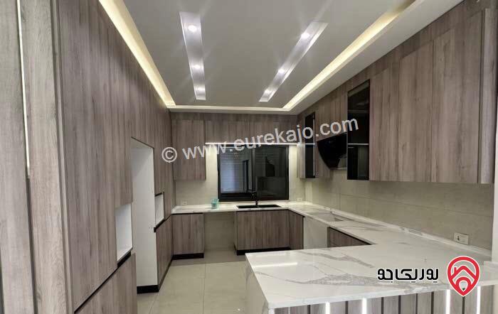 شقه شبه ارضية مساحة 200م داخلي و 40م خارجي للايجار في عمان - البنيات 