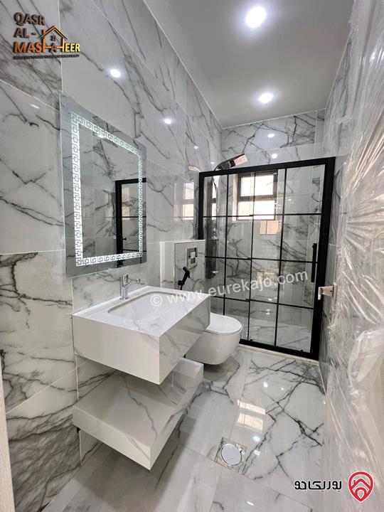 شقة ارضية مميزة مساحة 120م للبيع في عمان - الجبيهة ام زويتينة شارع التعليم العالي 