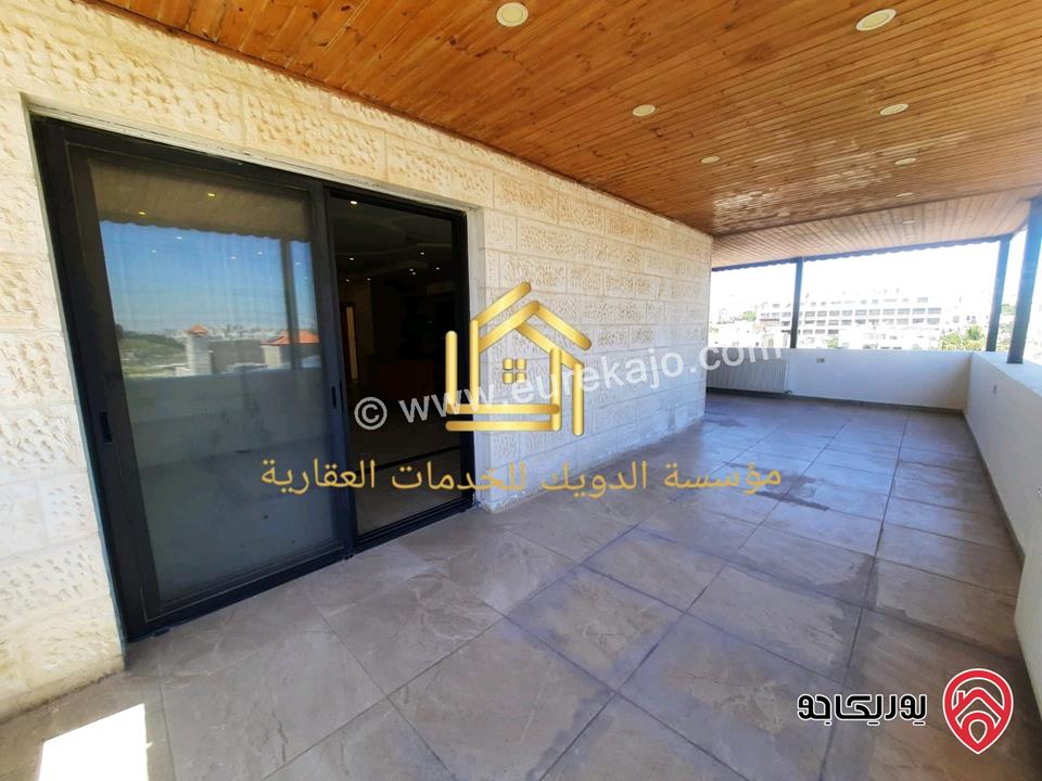 روف طابق ثاني من فيلا مساحة 100م داخلي و 80م خارجي للايجار في عمان - دابوق