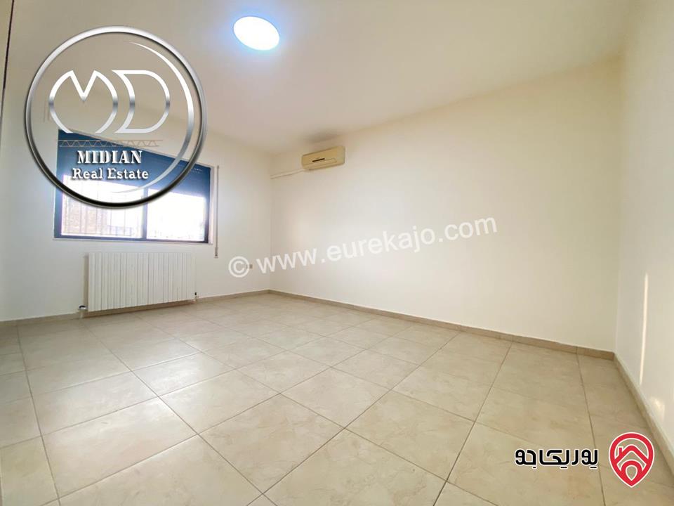 شقة للبيع في عمان - ام السماق مساحة 165م طابق ثالث تشطيبات سوبر ديلوكس اطلالة جميلة بسعر مميز جداً