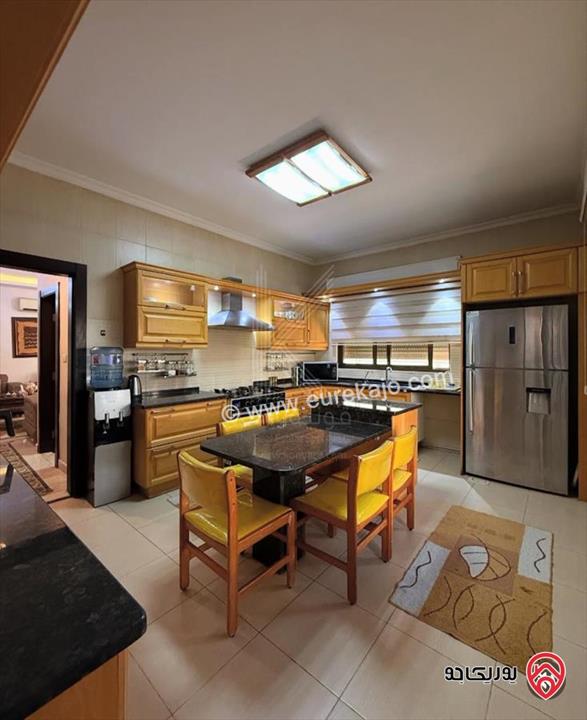 شقة مميزة مساحة 205م داخلي و 100م خارجي للبيع في عمان - ضاحية النخيل