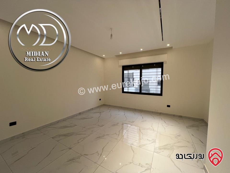 شقة دوبلكس طابق اخير مع روف مساحة 245م للبيع في عمان - ضاحية الامير راشد مع تراسات تشطيبات و ديكورات فاخرة اطلالة رائعة
