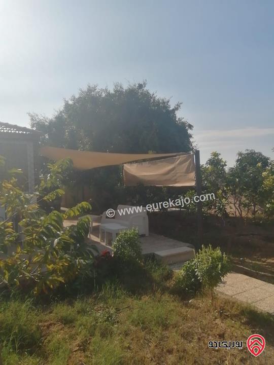 مزرعة (بيت ريفي جميل ) مساحة الأرض 900م والبناء 170م في منطقة الأغوار الوسطى ظهرة الرمل