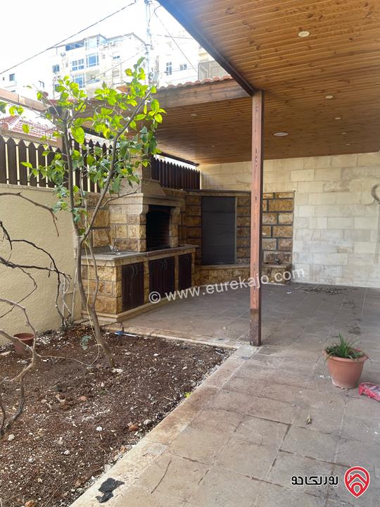 شقة شبه ارضية مساحة 168م داخلي و 100م خارجي للبيع في عمان - ضاحية الرشيد