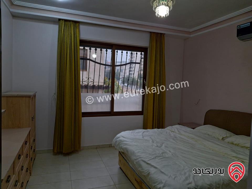 شقة أرضية مساحة 215م داخلي و 70م خارجي للبيع في عمان - عبدون