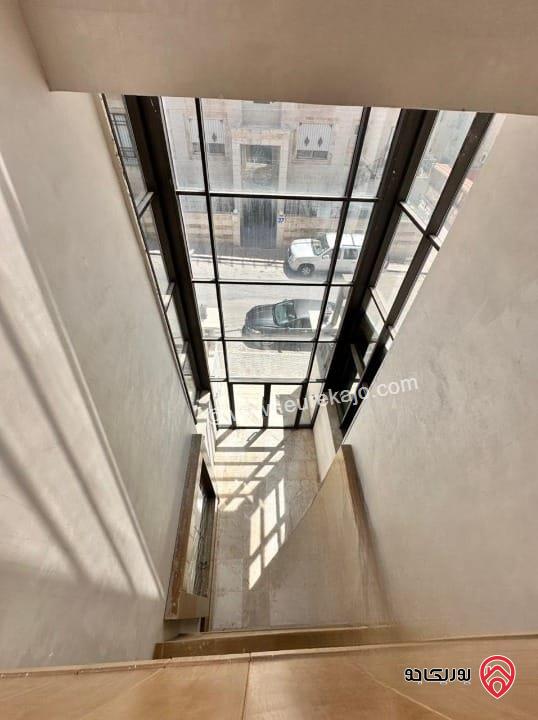 شقة سوبر ديلوكس طابق ثاني مساحة 236م للبيع في عمان – أم أذينة الغربي