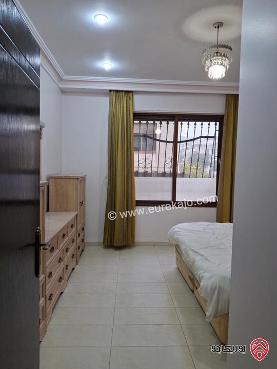 شقة أرضية مساحة 215م داخلي و 70م خارجي للبيع في عمان - عبدون