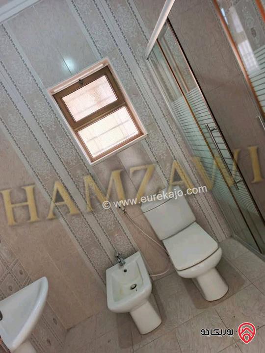 شقة فارغة طابق أرضي مساحة 220م داخلي و 50م خارجي للايجار في عمان - البنيات 