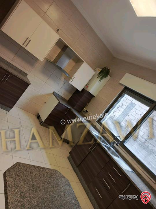 شقة مميزة شبه ارضية مساحة 200م داخلي و 120م خارجي للايجار في عمان - حي الصحابة 