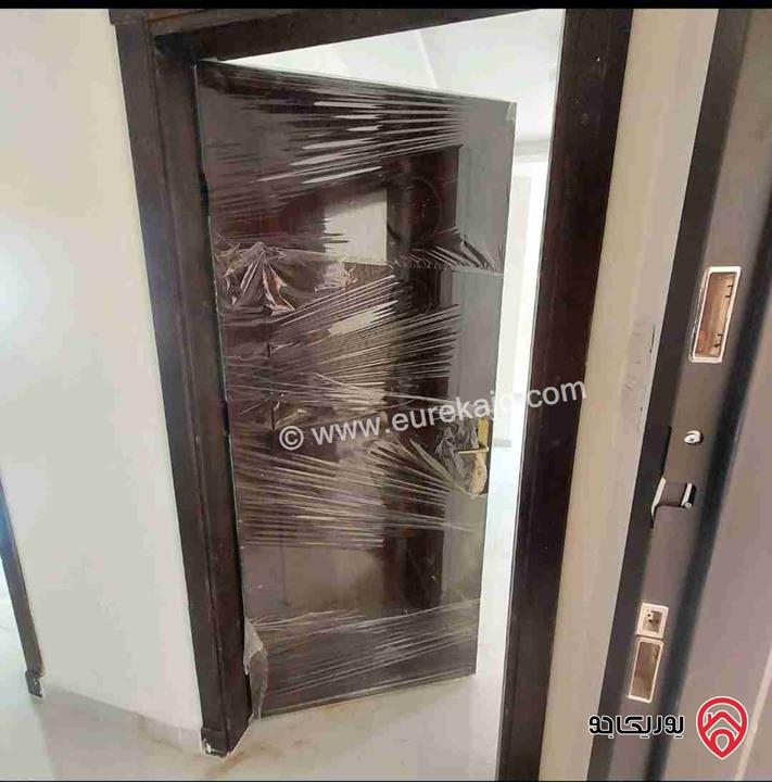 شقة طابقية سوبر ديلوكس طابق ثالث مساحة 160م الواجهة الرئيسية جنوبية شرقية العمارة 7 شقق فقط وعلى شارعين كامل الخدمات للبيع في جبل المنارة شارع الوسيلة 