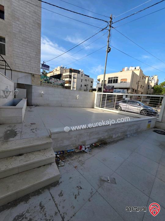 فيلا مساحة 300م على أرض 500م للايجار في عمان - أم السماق خلف مجع جبر بالقرب من نادي فتنس 