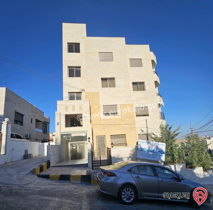 شقة أرضية مساحة 233م للبيع في عمان - الجبيهة حي المنصور