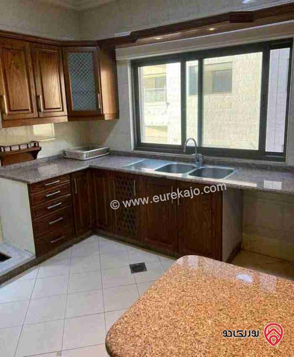 شقة فارغة مساحة 150م طابق ثالث للايجار في عمان - الرابية