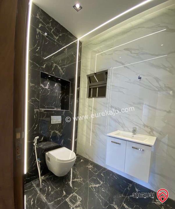 شقة طابق ثالث دوبلكس مساحة 200م للبيع في عمان - خلدا