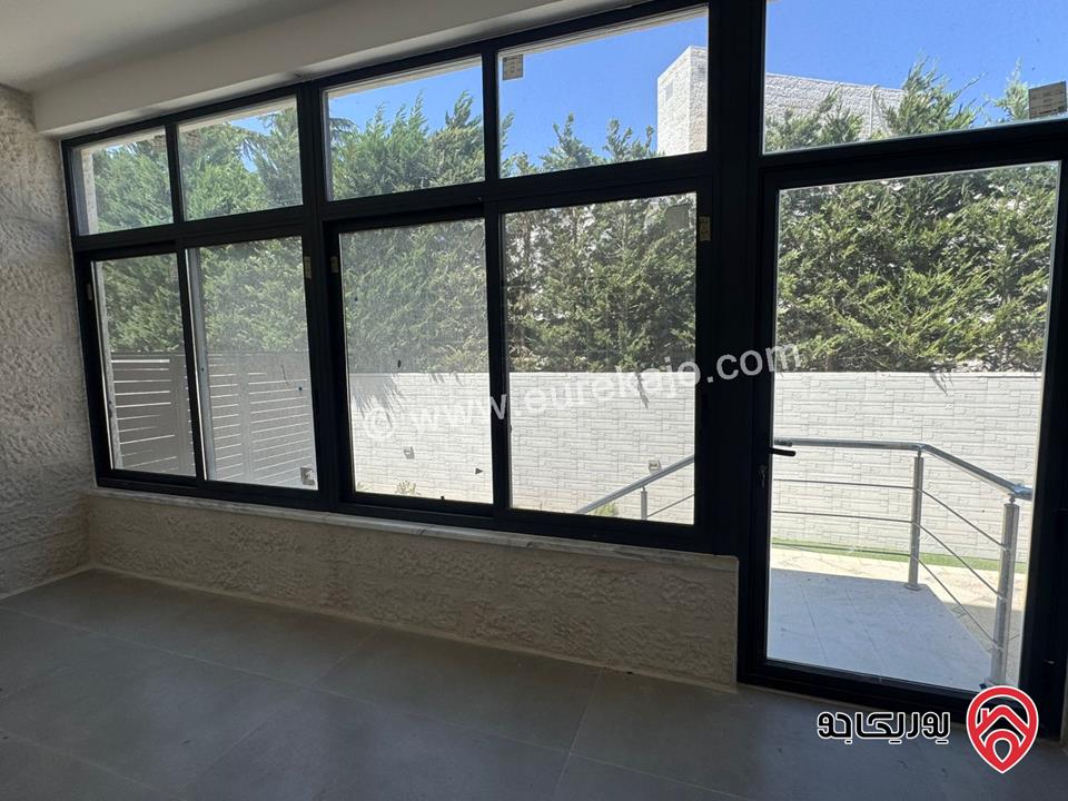 فيلا مستقلة للبيع في عمان - عبدون مساحة الارض 1350 م والبناء 1000م ، الحديقة 400م ، الترس 200م بالقرب من السفارة الامريكية موقع مميز 