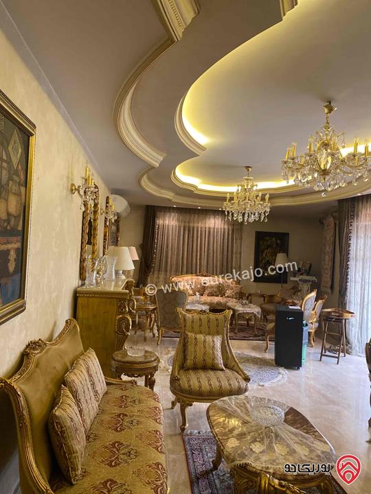 شقة طابقية طابق اول مساحة 309م للبيع في عمان - الرابية