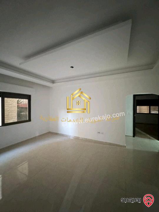 شقة فارغة طابق شبه ارضي مساحة 180م مع ترس 20م للإيجار في عمان - ضاحية الرشيد 