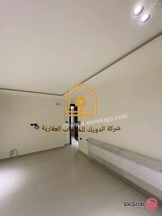 شقة جديدة لم تسكن طابق شبه أرضي مساحة 165م داخلي و 180م خارجي للايجار في عمان - حي الصحابة