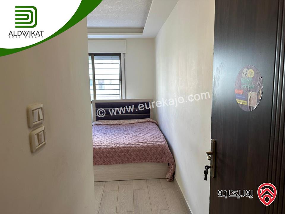 شقة شبه ارضي مفروشه للبيع في عمان - تلاع العلي المساحة الداخلية 81م والخارجية 33م موقع هادىء تشطيب حديث