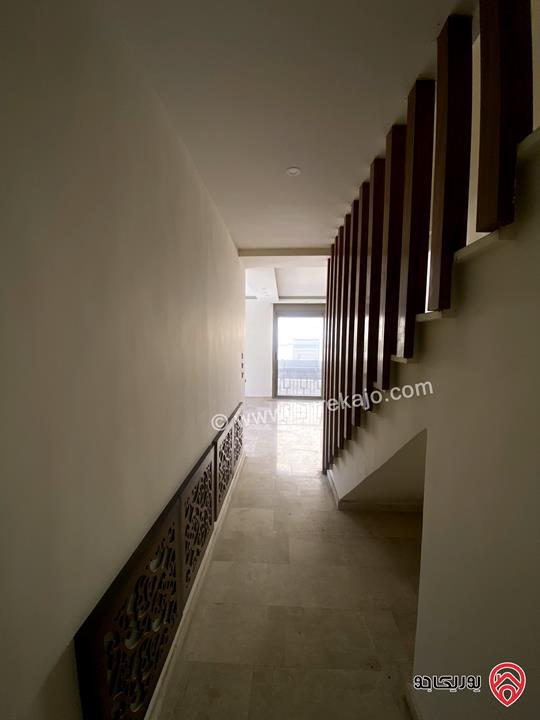 شقة ارضية مساحة 330م داخلي + حديقة 250م وكراج مستقل للبيع في عمان - دابوق