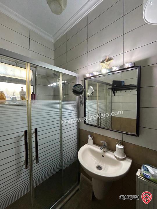 شقة مفروشة شبه ارضية مساحة 140م داخلي و 200م خارجي للإيجار في عمان - البنيات