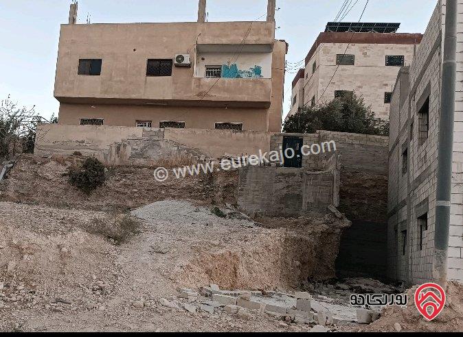 منزل مساحة 404م على أرض 753م للبيع في الزرقاء - حي الجندي 