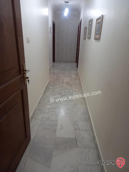 شقة طابق ثالث مساحة 175م للبيع في عمان - خلدا