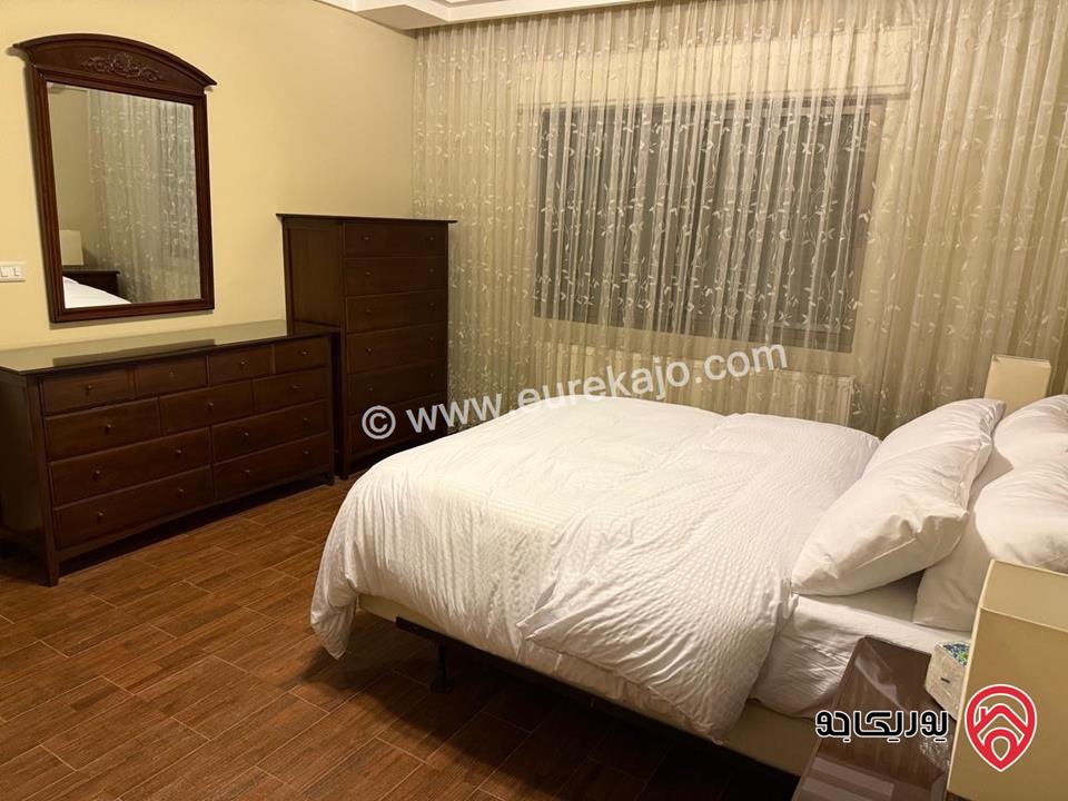 شقة سوبر ديلوكس طابق أخير مع روف مساحة 280م للايجار مفروشة في عمان - أم الكندم