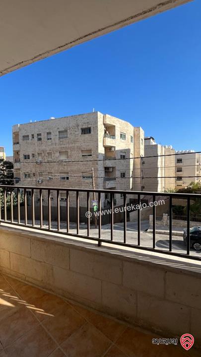 شقة طابق أول مساحة 100م للبيع في عمان - الجبيهة بالقرب من البوابة الشمالية للجامعة الأردنية