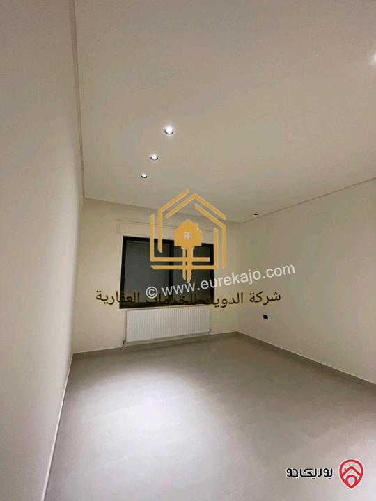 شقة طابق ثالث دوبلكس مساحة 210م لم تسكن للإيجار في عمان - حي الصحابة 