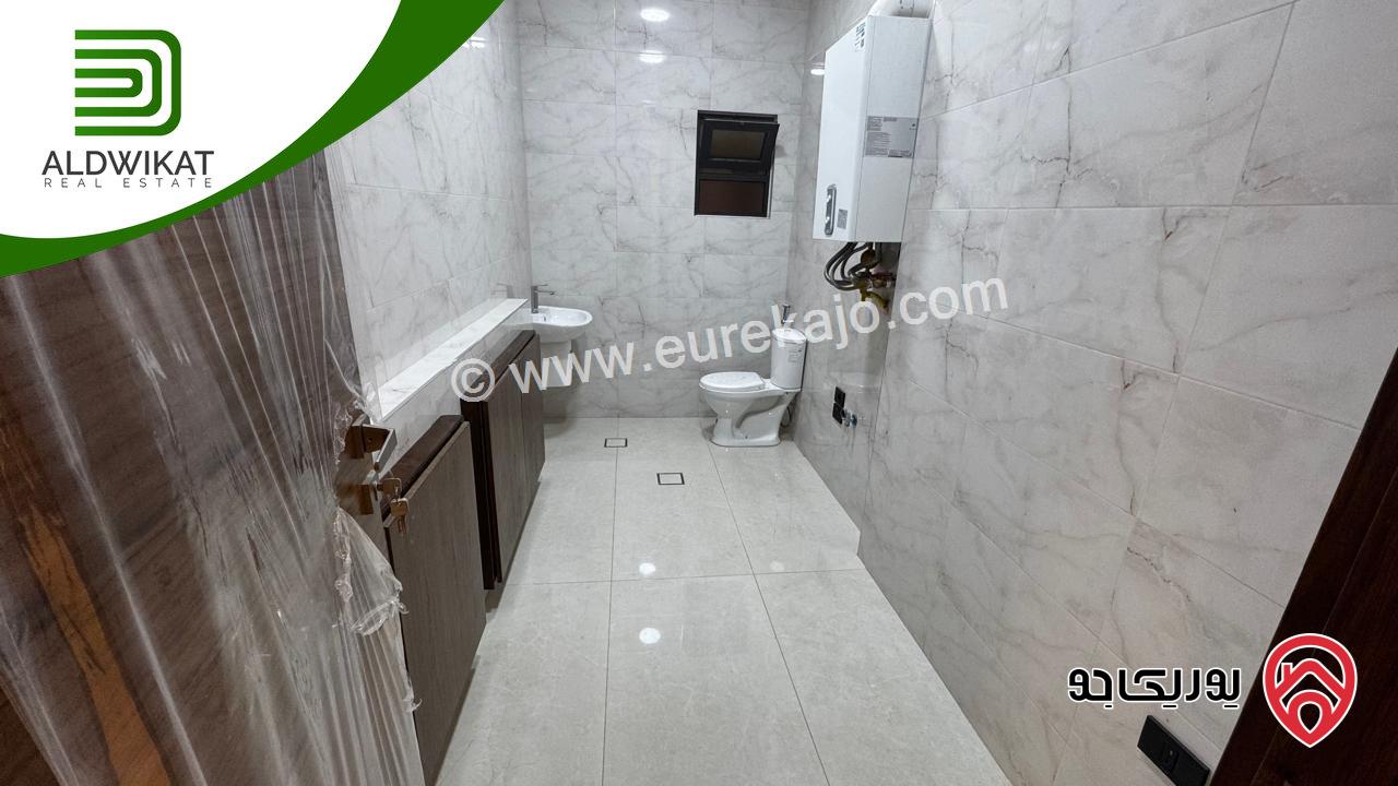 شقة ارضية للبيع في عمان - خلدا مساحة البناء 250 م والترس 80م موقع مميز واطلالة