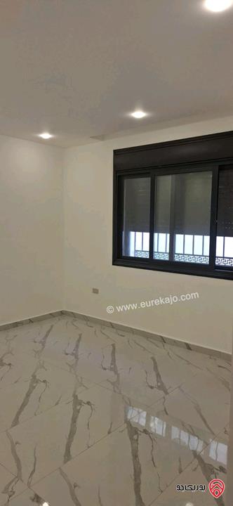 شقة شبه أرضية مساحة 180م داخلي و 100م خارجي للبيع في عمان - طبربور