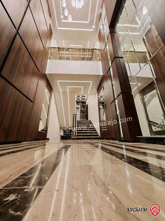 شقة طابق ارضي مساحة 225م مع ترسات 100م وكراج خاص للبيع في عمان - شفا بدران 