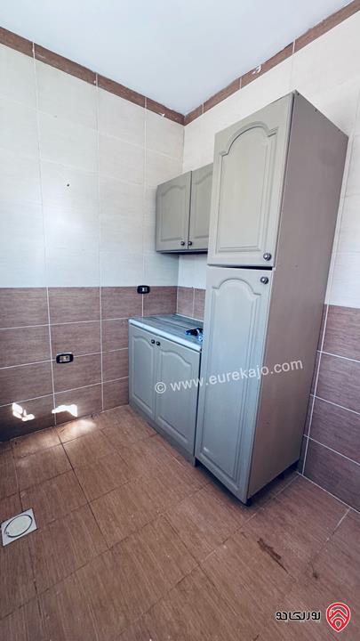 شقة فارغة طابق رابع بدون مصعد مساحة 100م للإيجار في عمان - مرج الحمام من المالك مباشرة 