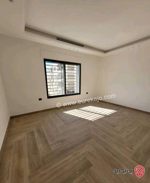 شقة فارغة مساحة 235م للايجار جديدة لم تسكن في عمان - خلدا