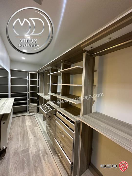 شقة مفروشة للايجار في عمان - ام السماق مساحة 300م طابق أول تشطيبات و ديكورات فندقية فرش فاخر اطلالة جميلة بسعر مميز