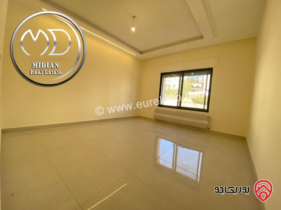 شقة ارضية جديدة فارغة للايجار في عمان - ضاحية الرشيد مساحة 180م مع ترس 30م تشطيبات ديكورات سوبر ديلوكس