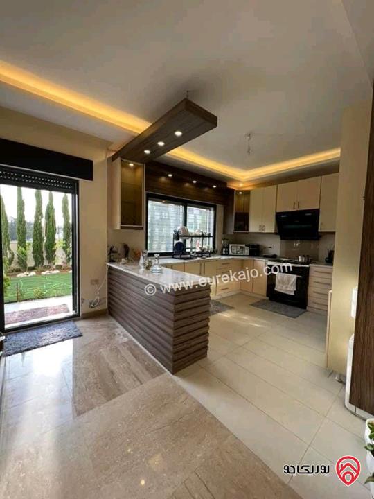 شقة أرضية مساحة 151م داخلي و 150م خارجي للبيع في عمان - البنيات