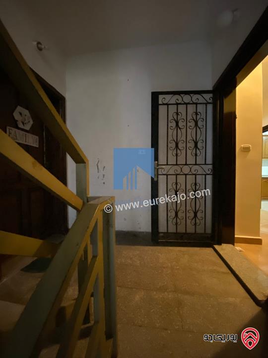 شقة مميزة طابق ارضي معلق 135م تشطيب سوبر ديلوكس للبيع في عمان - خلدا