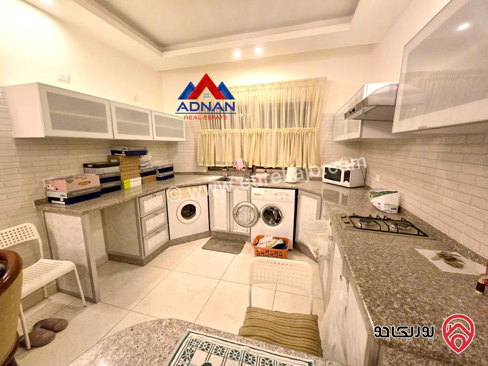 شقة مساحة 100م مع رووف 50م ( دوبلكس ) مفروشة للإيجار السنوي في عمان - أم أذينة