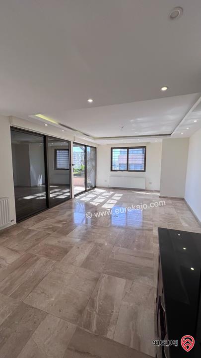 شقة طابق أخير مع روف مساحة 280م باطلالة خلابة للبيع في عمان - ضاحية النخيل من المالك مباشرة 