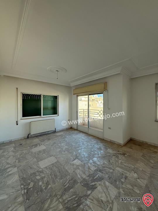 شقة فارغة مساحة 165م طابق ثاني للايجار في عمان - الرابية