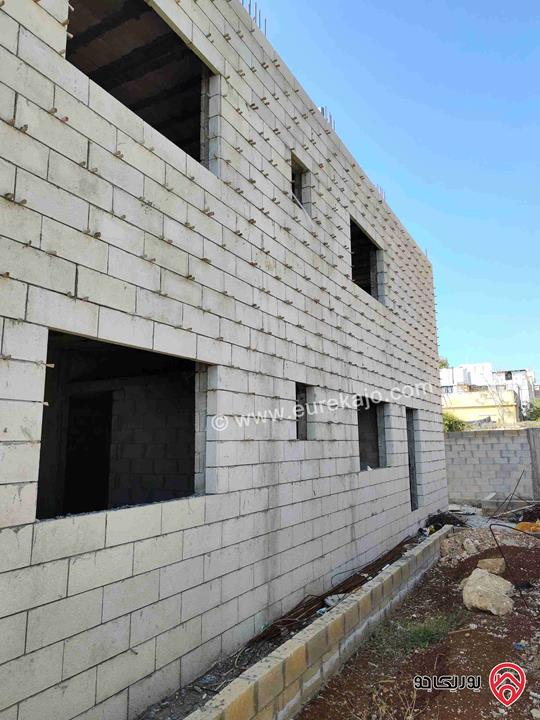 منزل فيلا عظم مساحة البناء 380م على أرض 450م للبيع في عمان - اليادودة