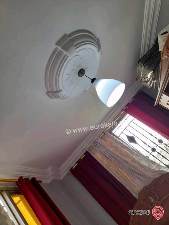 شقة ارضية مساحة 110م للبيع في الزرقاء - شومر