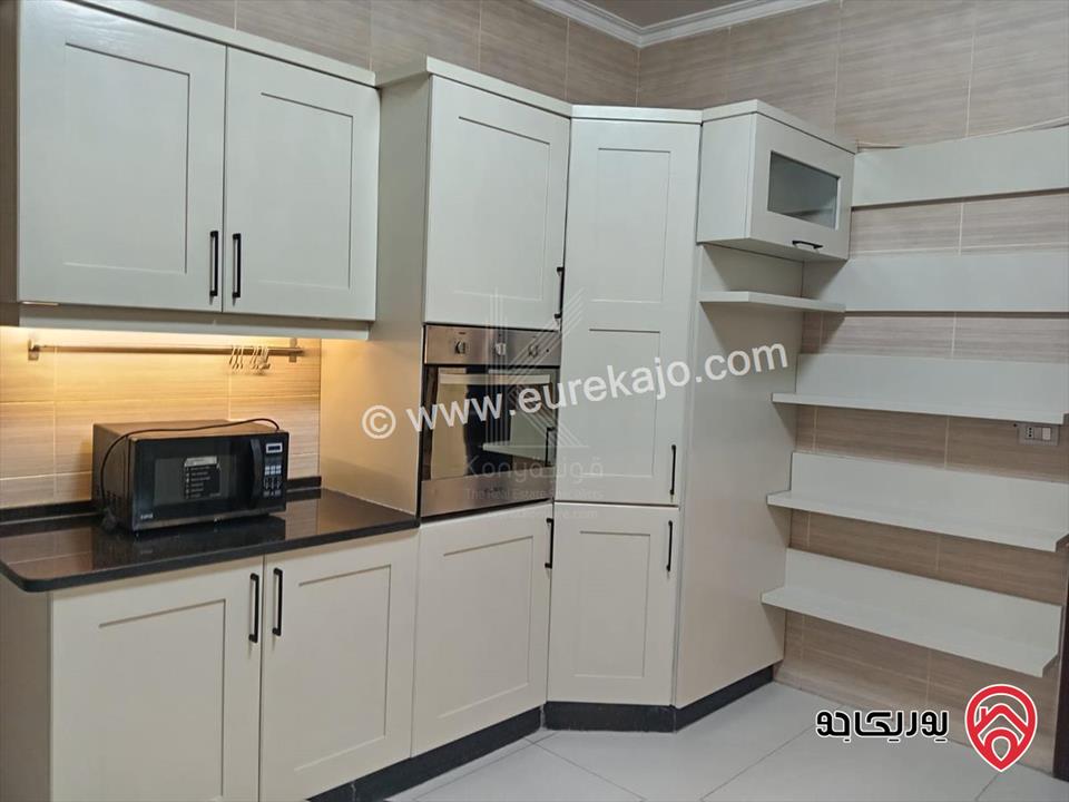 شقة تسوية مساحة 180م داخلي و 200م خارجي مفروشة للايجار في عمان - عبدون