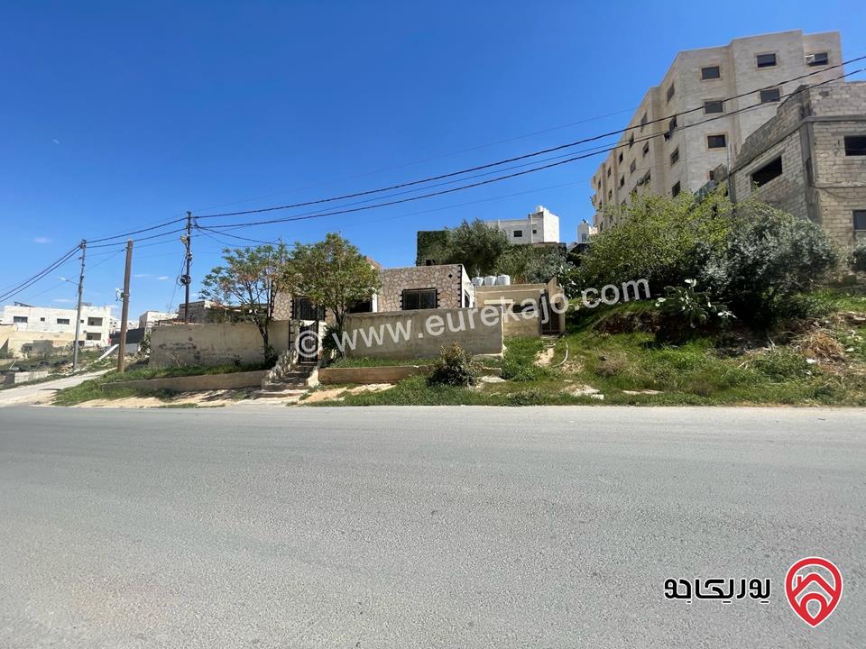 منزل مستقل مساحة 138م على أرض 745م للبيع في عمان - طبربور ارض(حجه) مش قوشان مفوضة وقريبة للتطويب